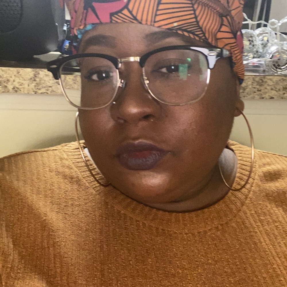 Meet your Posher, Zakia